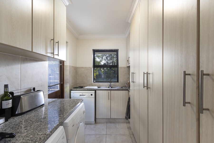 2 Bedroom Property for Sale in De Wijnlanden Residential Estate Western Cape